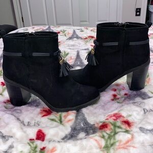 Jaclyn Smith Women's Black Healed Ankle Boots Size 8